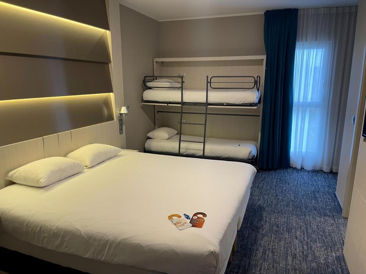 Ibis Styles Nivelles Hotel Bagian luar foto