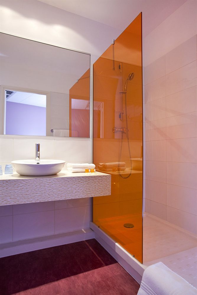Ibis Styles Nivelles Hotel Bagian luar foto