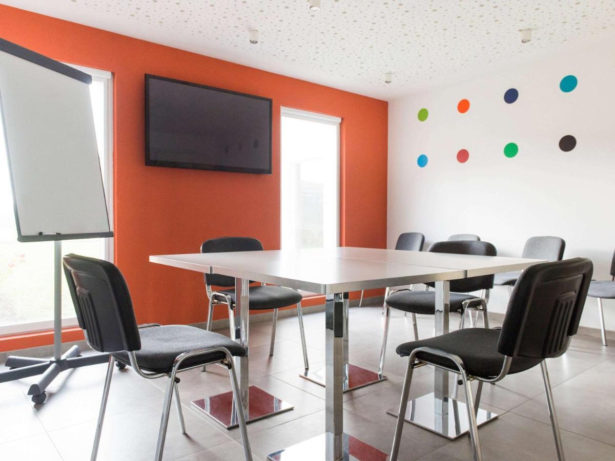 Ibis Styles Nivelles Hotel Bagian luar foto